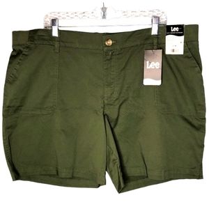 NWT Lee Bermuda Utility Shorts Size 22 Misses
